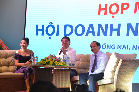 hop mat doanh nhan tre dong nai (1).jpg